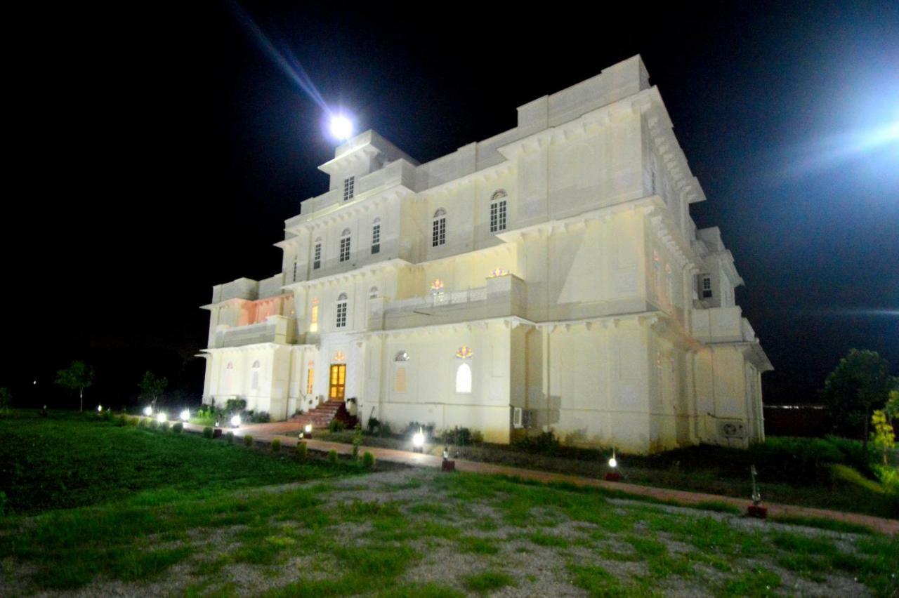 Aaram Baagh Resort & Spa Agra- By Pachar Group อัครา ภายนอก รูปภาพ