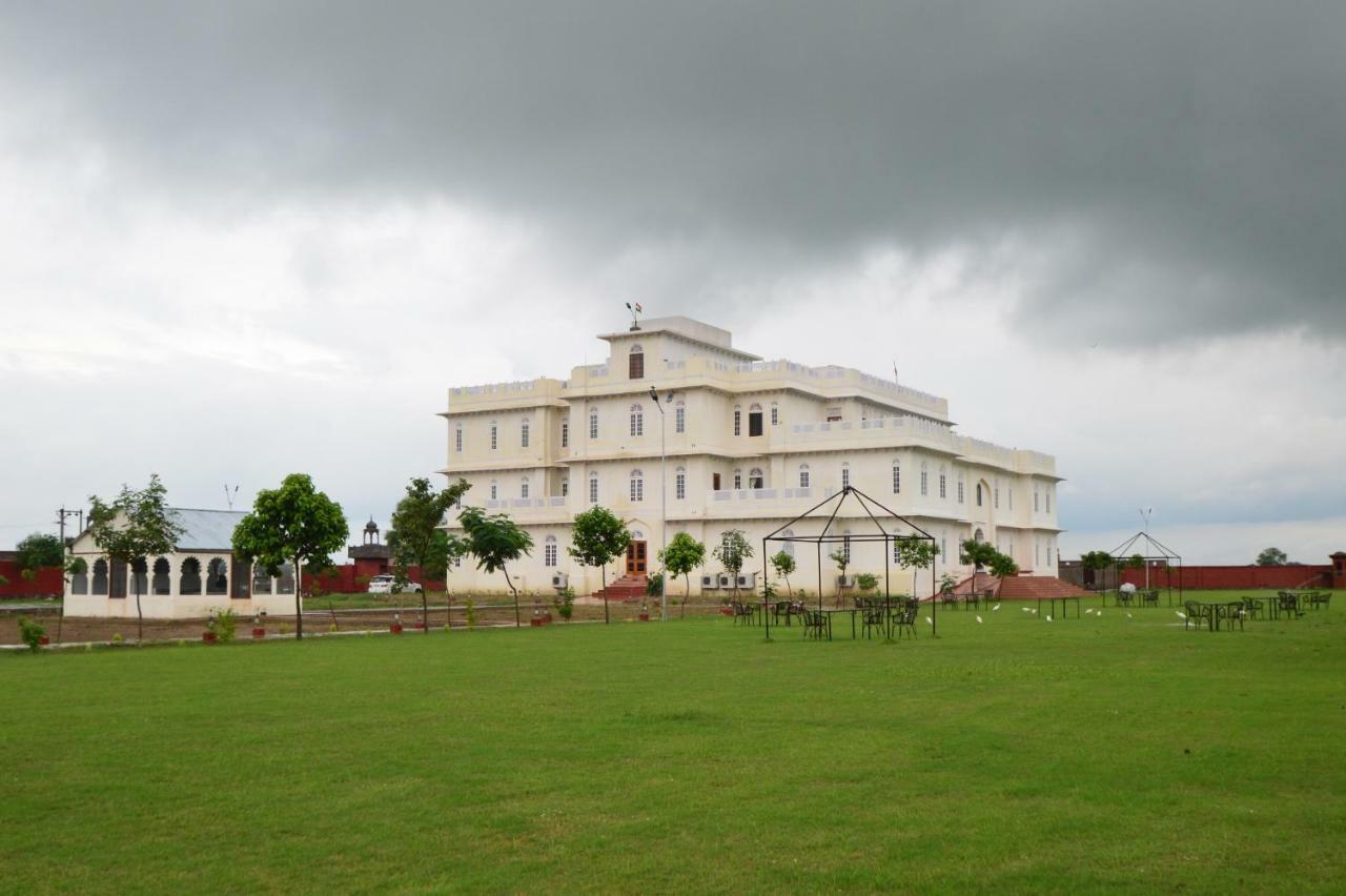 Aaram Baagh Resort & Spa Agra- By Pachar Group อัครา ภายนอก รูปภาพ